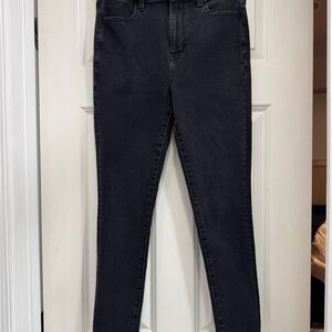 American Eagle Women's Skinny Jeans in Black